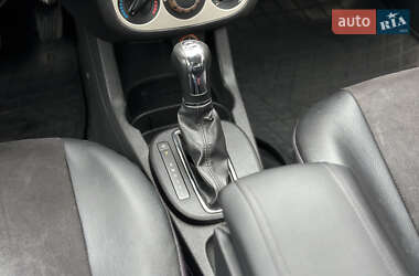 Хэтчбек Opel Corsa 2008 в 