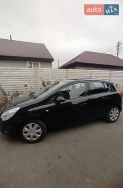 Хэтчбек Opel Corsa 2011 в 