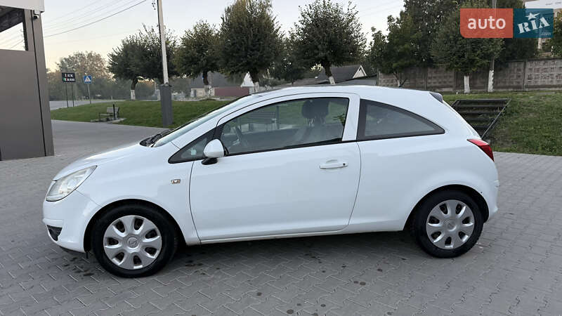 Хетчбек Opel Corsa 2008 в Ярмолинцях