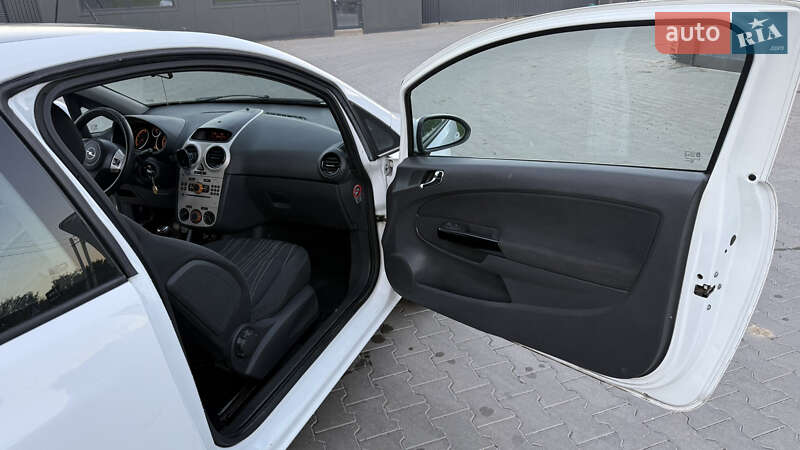 Хетчбек Opel Corsa 2008 в Ярмолинцях