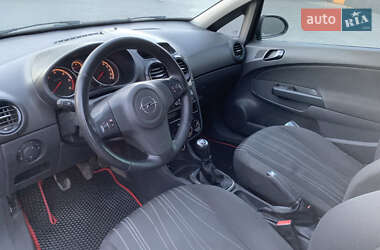 Хэтчбек Opel Corsa 2008 в 