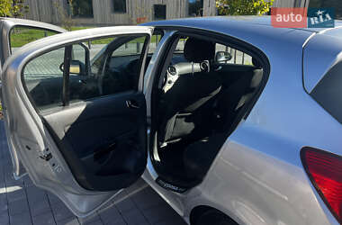 Хэтчбек Opel Corsa 2009 в 
