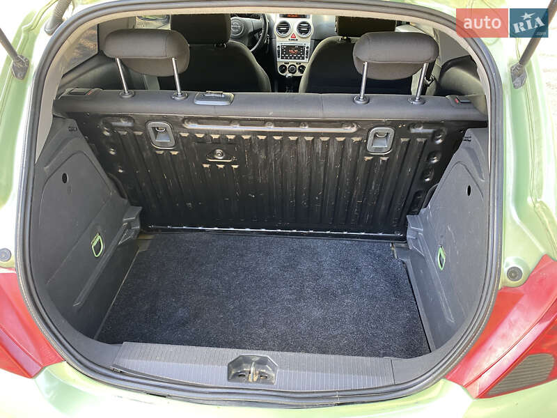 Хэтчбек Opel Corsa 2009 в Каменец-Подольском