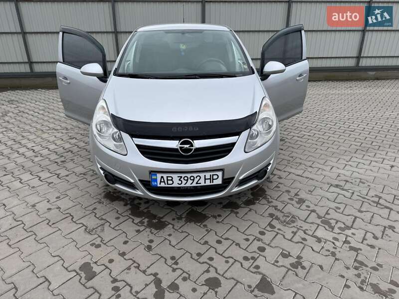 Хэтчбек Opel Corsa 2010 в Виннице