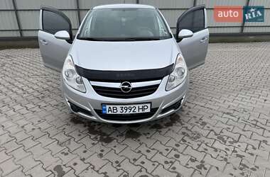 Хэтчбек Opel Corsa 2010 в 