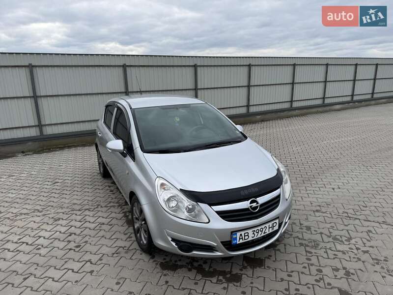 Хэтчбек Opel Corsa 2010 в Виннице