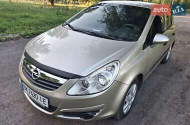 Хэтчбек Opel Corsa 2008 в 