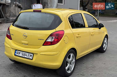 Хэтчбек Opel Corsa 2008 в 
