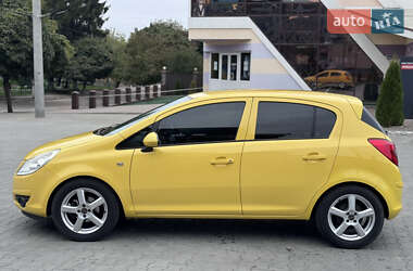Хэтчбек Opel Corsa 2008 в 
