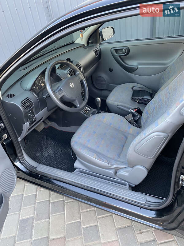 Хетчбек Opel Corsa 2001 в Миколаєві