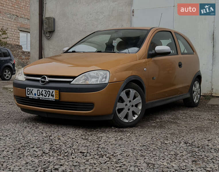 Хэтчбек Opel Corsa 2003 в Дрогобыче