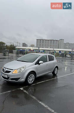 Хэтчбек Opel Corsa 2008 в 