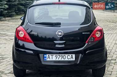 Хэтчбек Opel Corsa 2012 в 