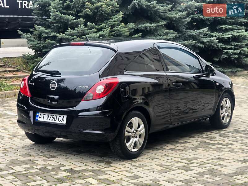 Хэтчбек Opel Corsa 2012 в Харькове