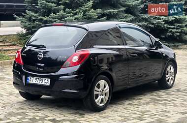 Хэтчбек Opel Corsa 2012 в 