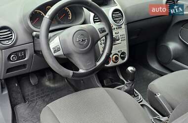 Хэтчбек Opel Corsa 2012 в 