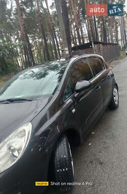 Хэтчбек Opel Corsa 2007 в 