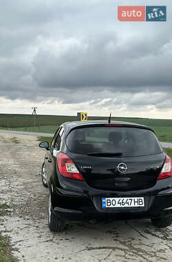 Хэтчбек Opel Corsa 2010 в 