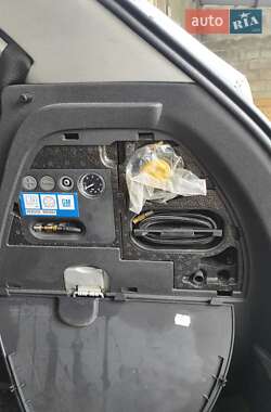 Хэтчбек Opel Corsa 2010 в 