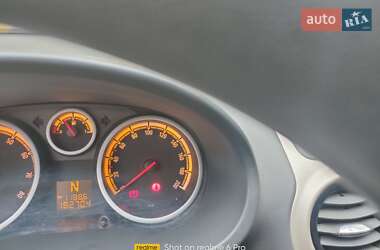 Хэтчбек Opel Corsa 2007 в 