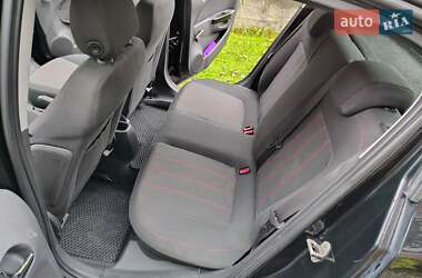 Хэтчбек Opel Corsa 2010 в 