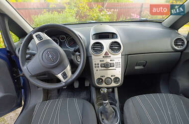 Хэтчбек Opel Corsa 2007 в 