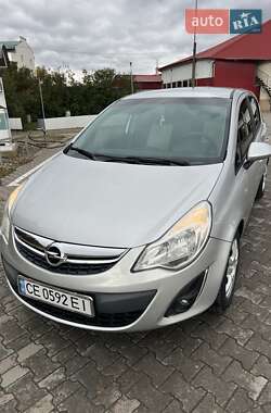 Хетчбек Opel Corsa 2012 в Чернівцях