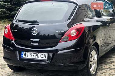 Хетчбек Opel Corsa 2012 в 