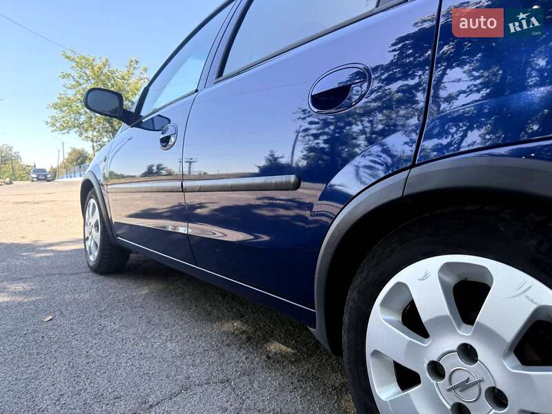 Хэтчбек Opel Corsa 2004 в Жмеринке
