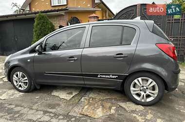 Хэтчбек Opel Corsa 2011 в 