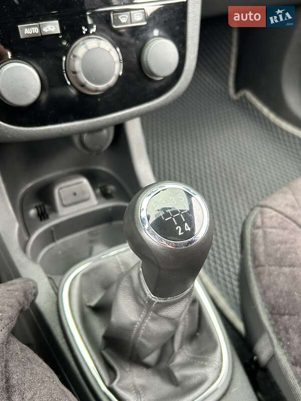 Хетчбек Opel Corsa 2014 в Сумах фото 17 Хетчбек Opel Corsa 2014 в Сумах