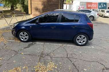 Хэтчбек Opel Corsa 2012 в 