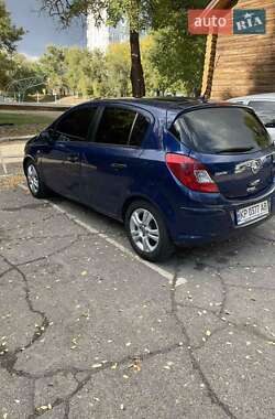 Хэтчбек Opel Corsa 2012 в 