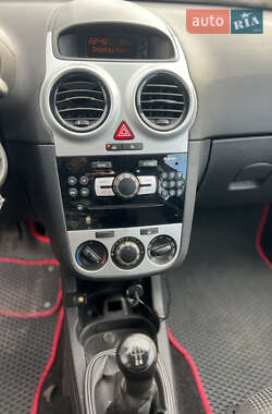 Хетчбек Opel Corsa 2011 в  фото 11 Хетчбек Opel Corsa 2011 в
