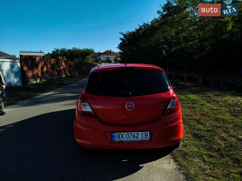 Хетчбек Opel Corsa 2014 в Білогородці