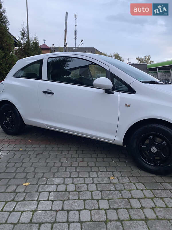 Хэтчбек Opel Corsa 2010 в Ивано-Франковске фото 4 Хэтчбек Opel Corsa 2010 в Ивано-Франковске