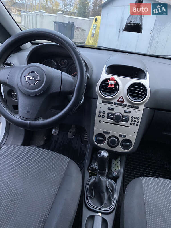 Хэтчбек Opel Corsa 2010 в Ивано-Франковске фото 6 Хэтчбек Opel Corsa 2010 в Ивано-Франковске