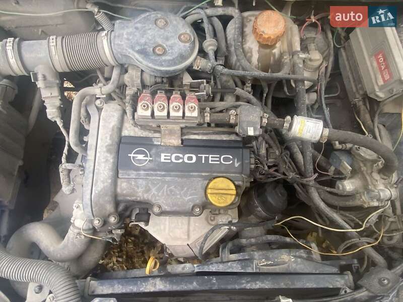 Хэтчбек Opel Corsa 1999 в Каменец-Подольском