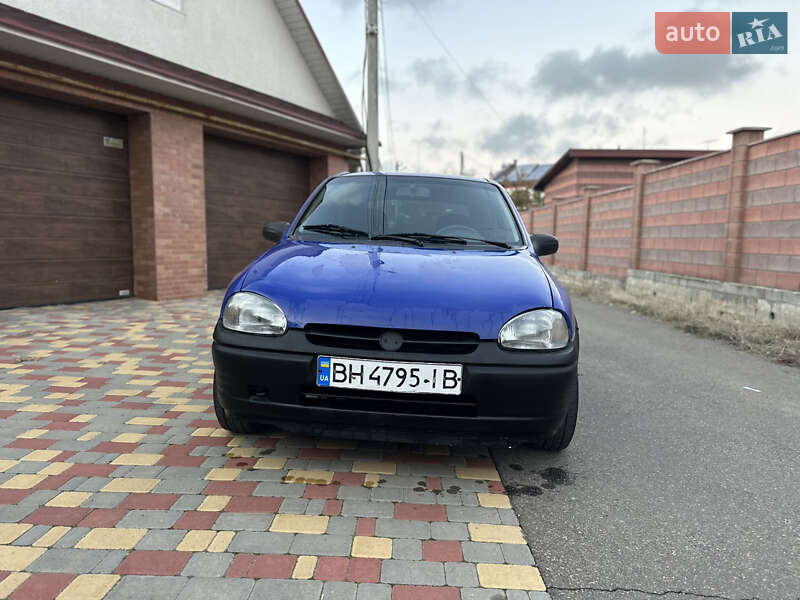Хэтчбек Opel Corsa 1995 в Одессе