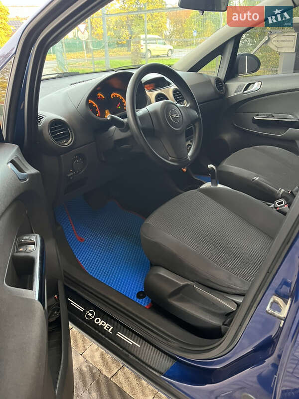 Хэтчбек Opel Corsa 2008 в Ужгороде