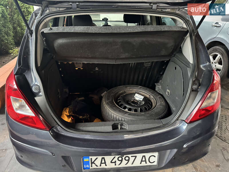 Хетчбек Opel Corsa 2008 в Крюківщині