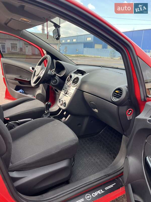 Хэтчбек Opel Corsa 2012 в Житомире