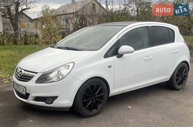 Хэтчбек Opel Corsa 2010 в Горохове