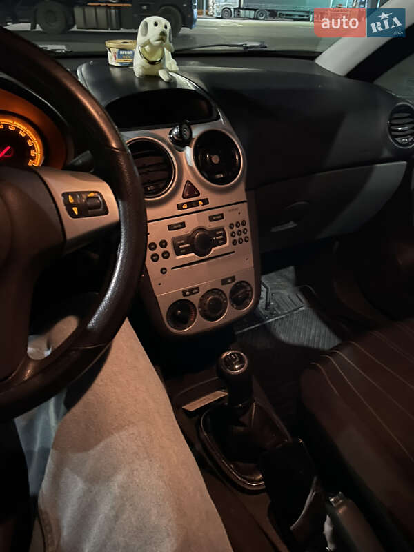 Хэтчбек Opel Corsa 2009 в Стрые