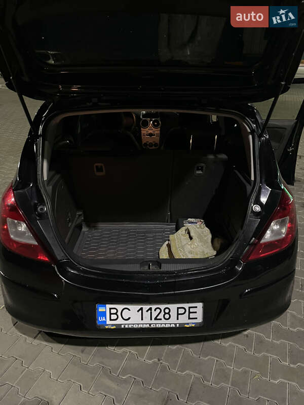 Хэтчбек Opel Corsa 2009 в Стрые