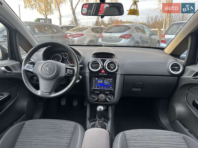 Хэтчбек Opel Corsa 2014 в Смеле