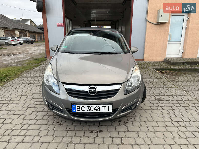 Хэтчбек Opel Corsa 2010 в Львове
