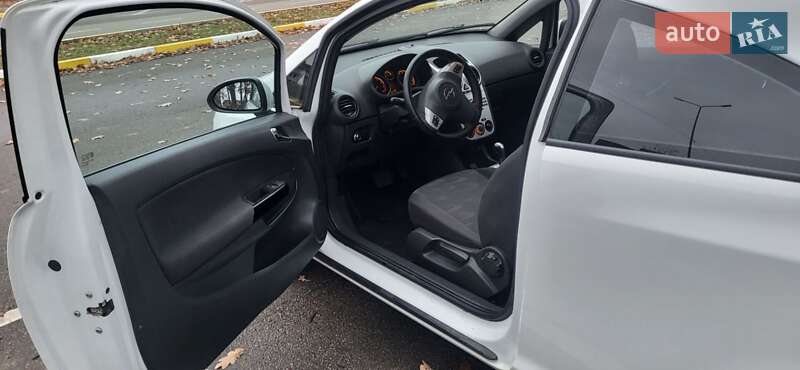 Хэтчбек Opel Corsa 2012 в Киеве фото 5 Хэтчбек Opel Corsa 2012 в Киеве
