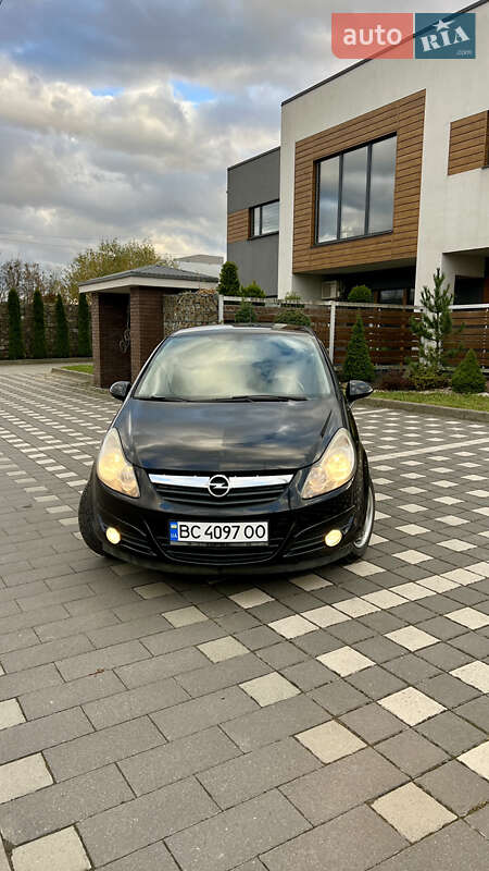 Хетчбек Opel Corsa 2011 в Стрию
