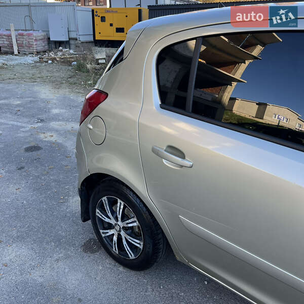 Хэтчбек Opel Corsa 2007 в Ужгороде